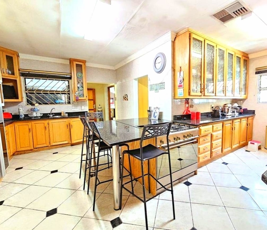 5 Bedroom Property for Sale in Van Der Hoff Park North West